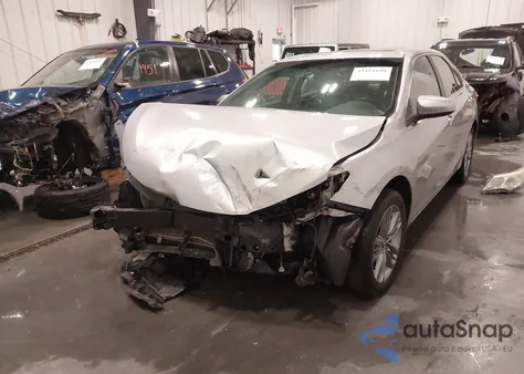 2015 Toyota Camry Se z USA, uszkodzony, nr VIN 4T1BF1FK2FU994122